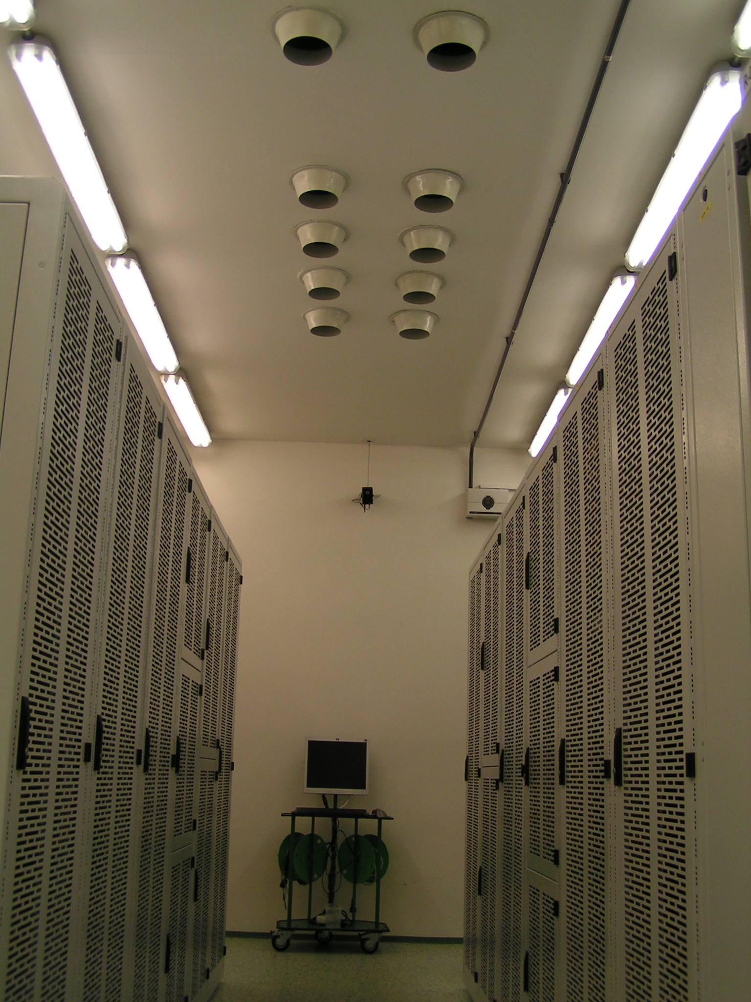 Coolhousing data center is known for providing high level of professional services at affordable prices.