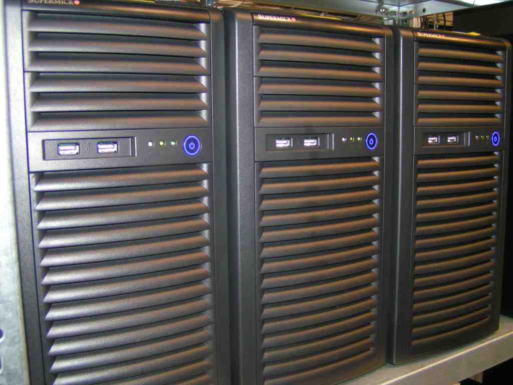 Supermicro servery v tower provedení