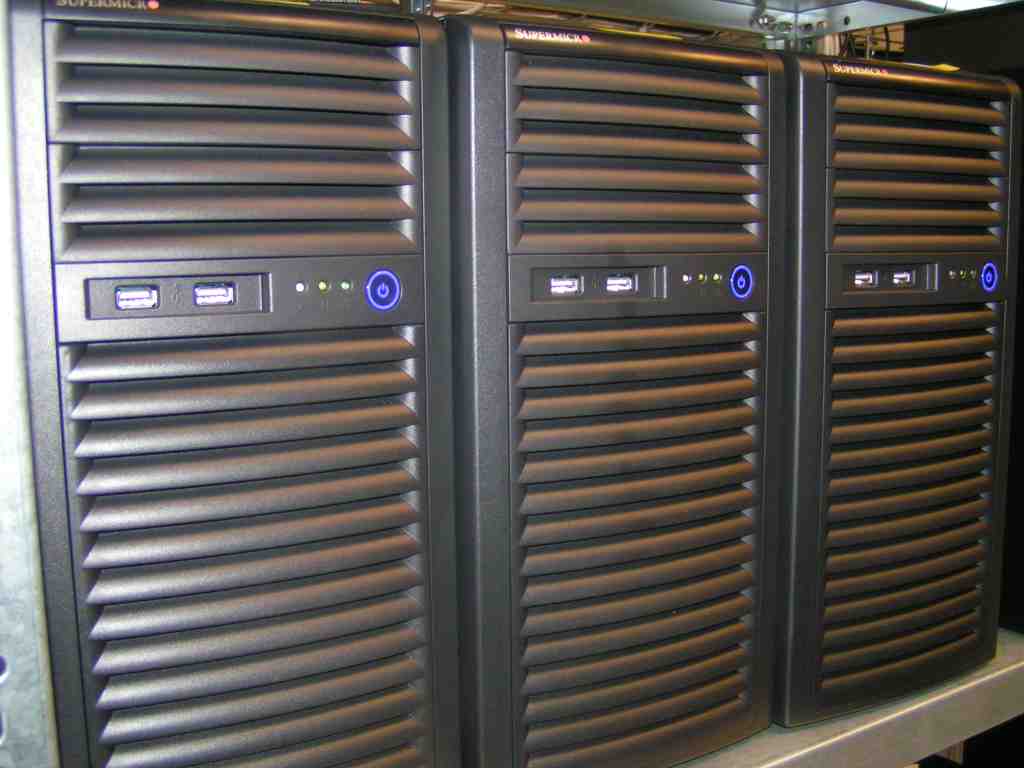 Supermicro servery v tower provedení