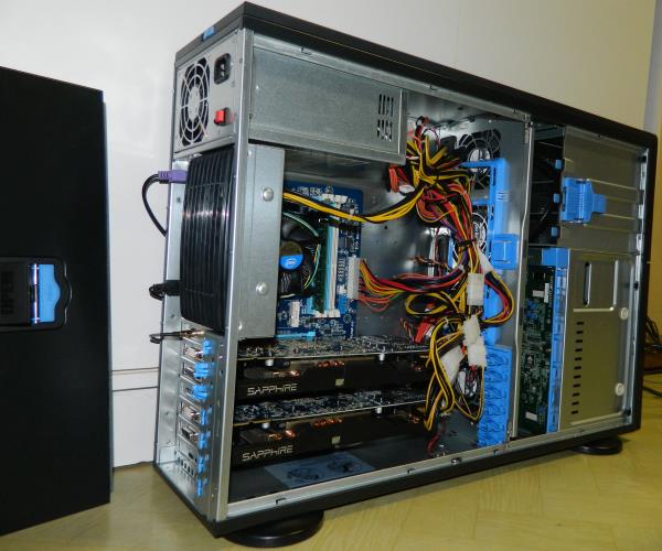 VirtualCoin Miner 280x, the flagship of the second generation of VirtualCoin Miners. Unfortunately, the R9 280x graphics cards are very hard to get.