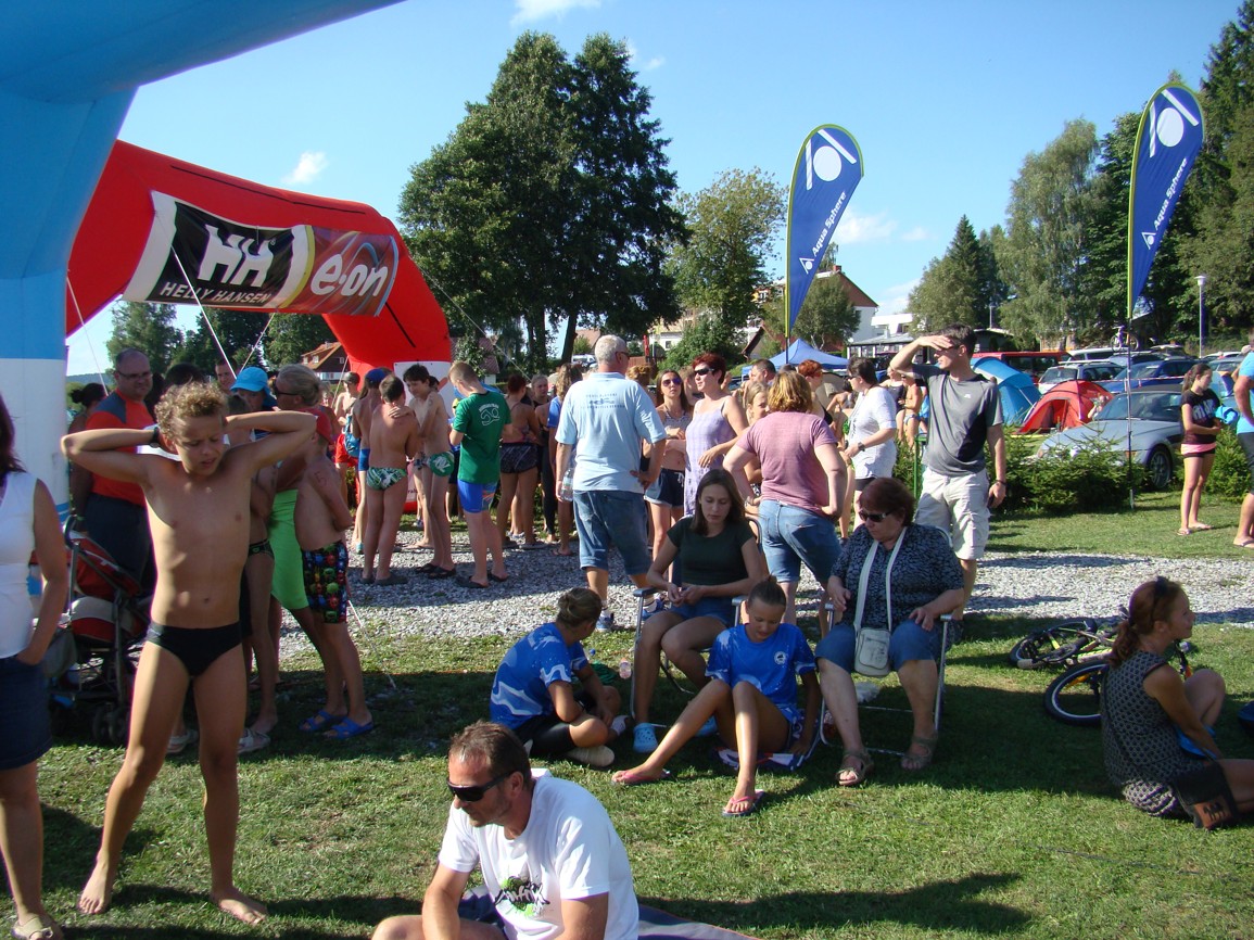 International public swimming race